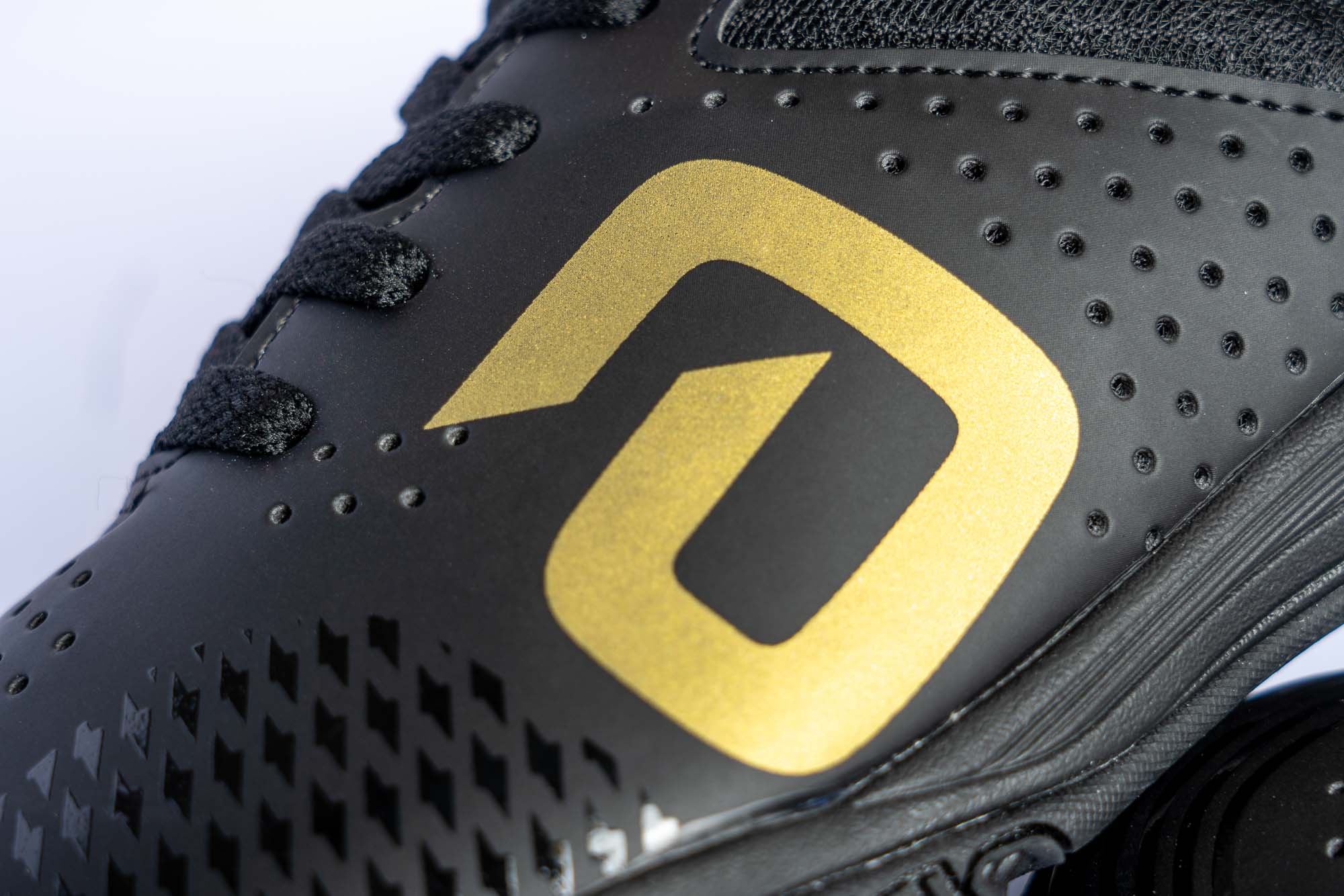 andro Schuh Cross Step Pro schwarz/gold